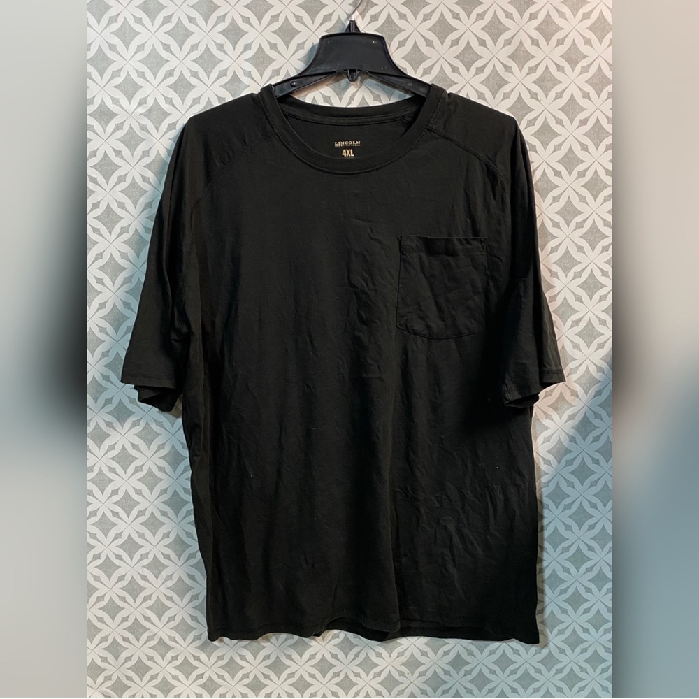 Black Lincoln Outfitters T-Shirt
